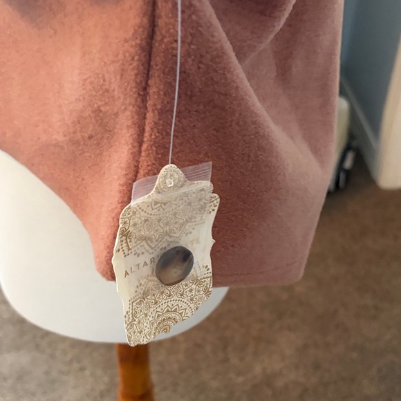 Altar'd State cropped Mauve Teddy Jacket - Picture 3 of 6